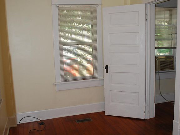 4th image of 228 S Prospect St