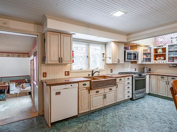 3rd image of 133 Raymond Road