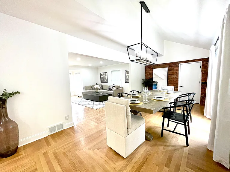 60 Devon Rd — Photo 23