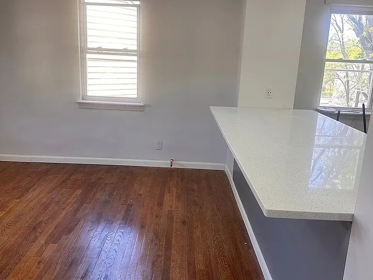 10 Christopher Ct #2 — Photo 5