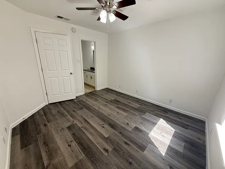 2601 N Hickory St #A — Photo 4