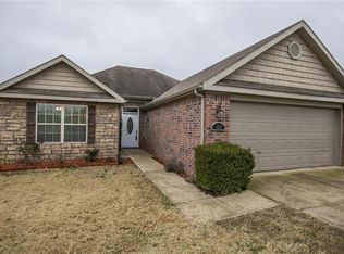 1413 Leesburg Ave, Springdale, AR 72764