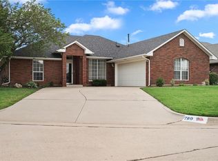 709 Randy Ct, Yukon, OK 73099
