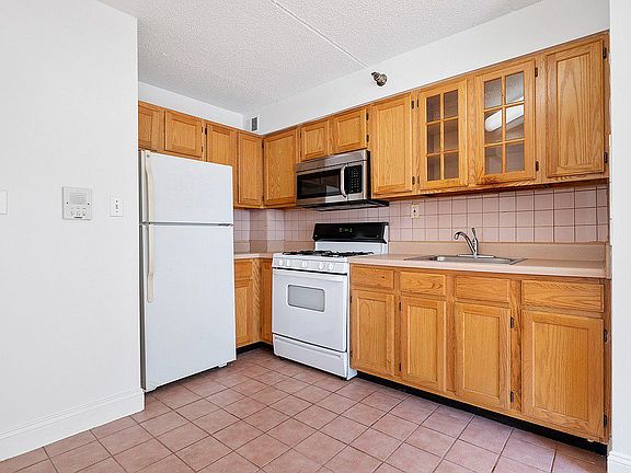 4th image of 800 Bergen St APT 2A