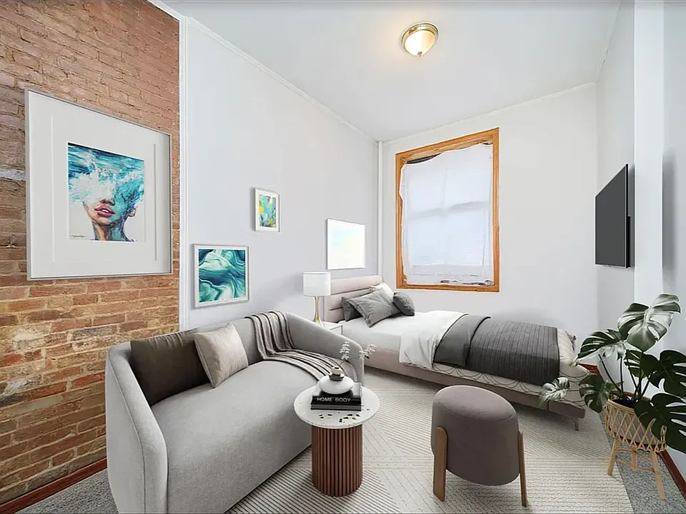 331 W 43rd St #1A
