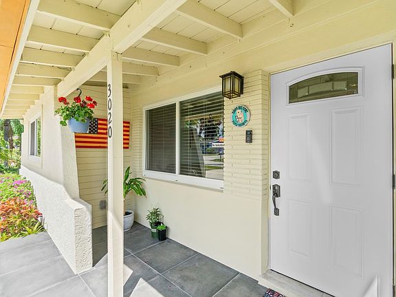 5th image of 3020 NE 12th Avenue