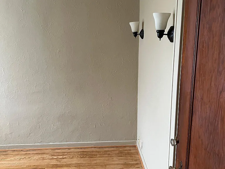 1054 Kenmore Ave #12 — Photo 8