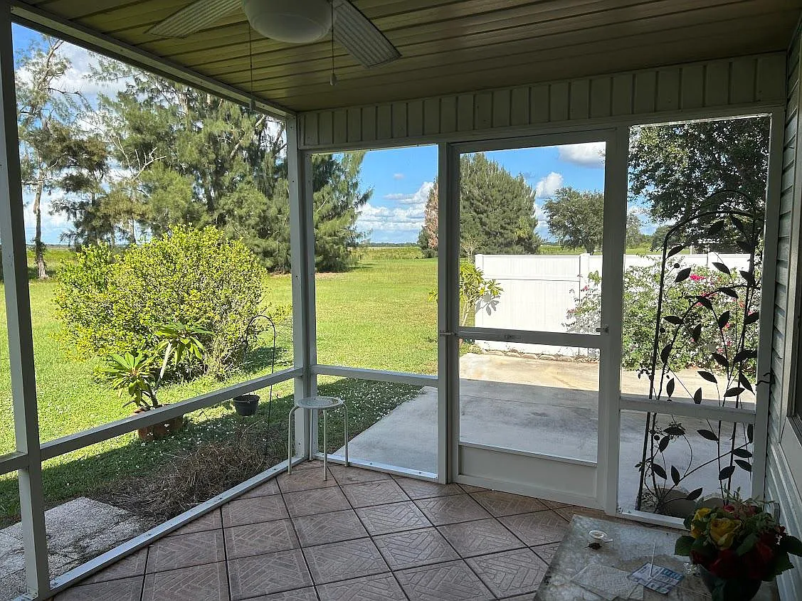 4 bed, 1908 sqft, $2,240 — Photo 4