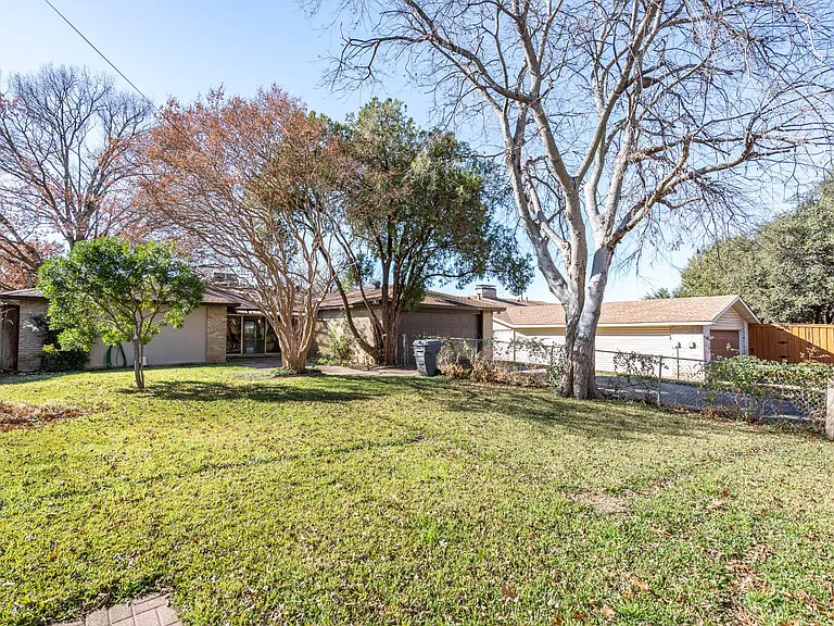 12611 High Meadow Dr — Photo 36