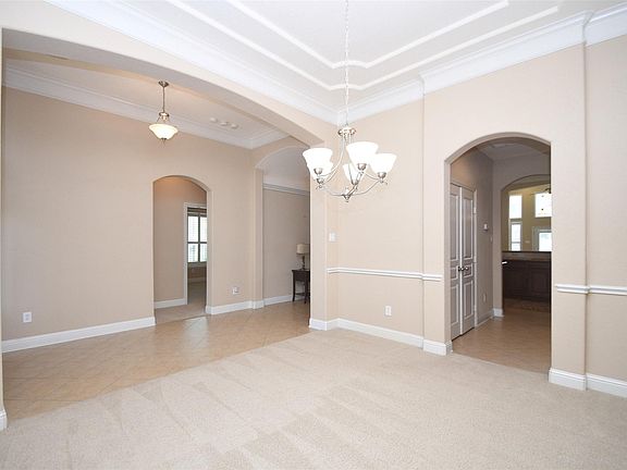 3rd image of 5803 Oakdale Mdws