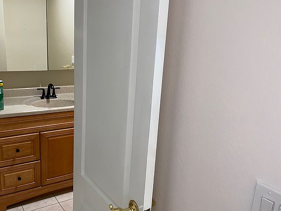 3rd image of 2873 S Bascom Ave #205