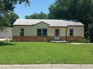 810 N Georgie Ave, Derby, KS 67037
