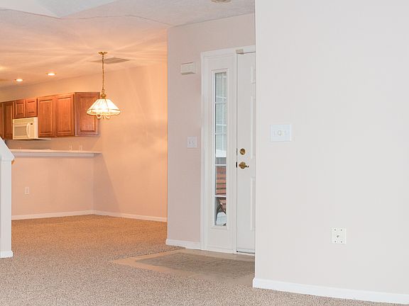 3rd image of 152 Orchard Oak Dr