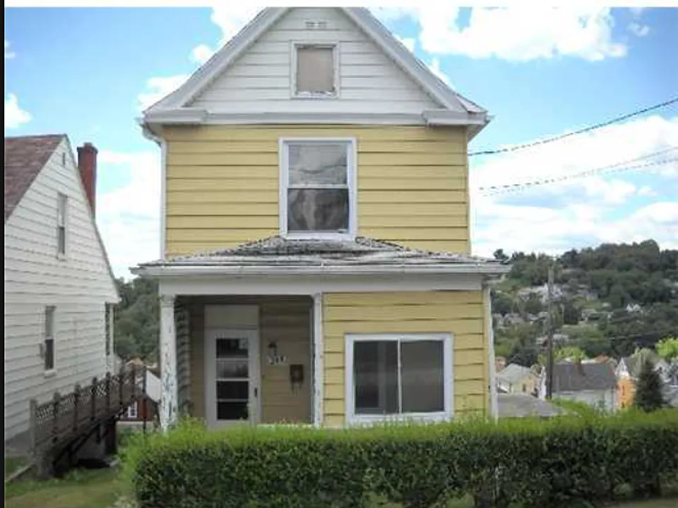 744 Large Ave