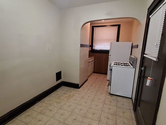 4th image of 4617 S Broadway #2S