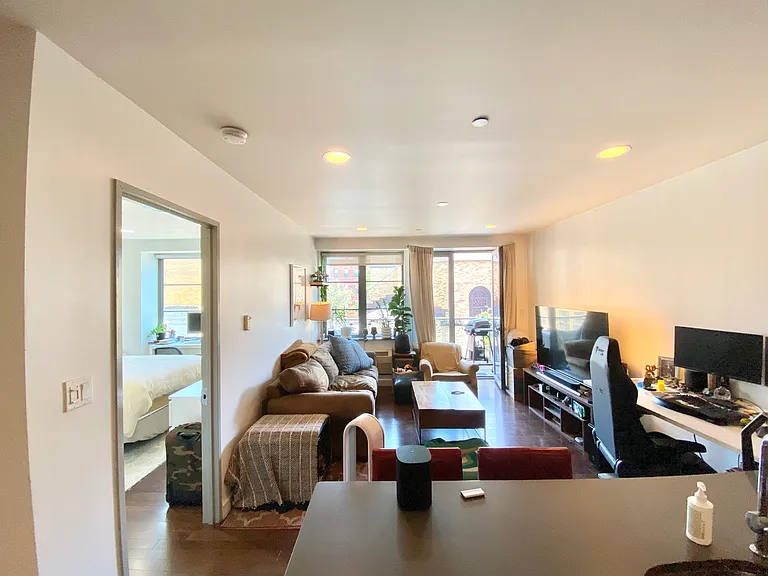 155 N 4th St #3D — Photo 10