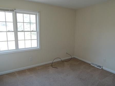 4th image of 4206 Fort Ave
