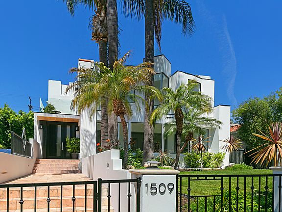 4th image of 1509 Courtney Ave