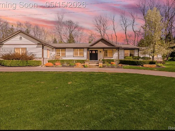 3720 E Clarkston Rd, Oakland, MI 48363