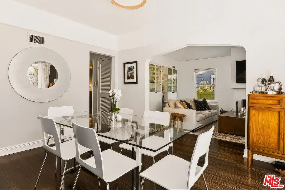 3 bed, 3.0 bath, 1997 sqft, $7,950 — Photo 3