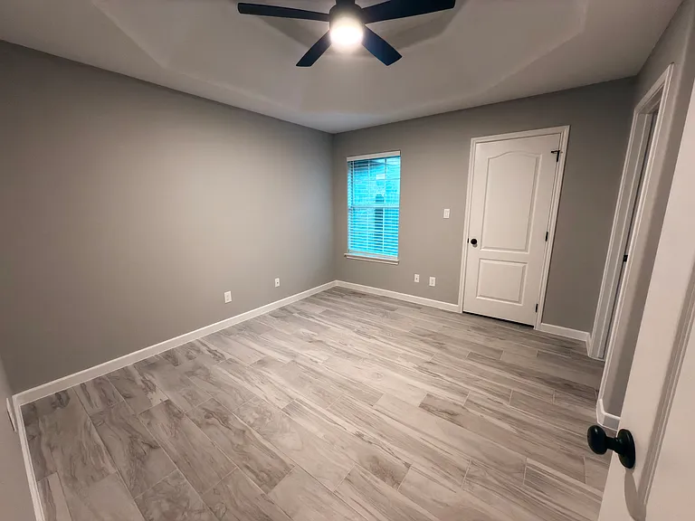 614 Jasper St #B — Photo 11