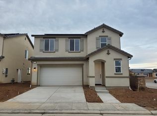1157 Blue Oak Ln W, Madera, CA