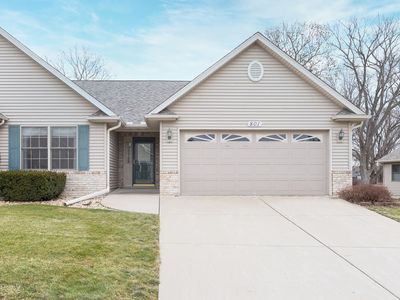 801 Hartz Ct #0, Le Claire, IA, 52753