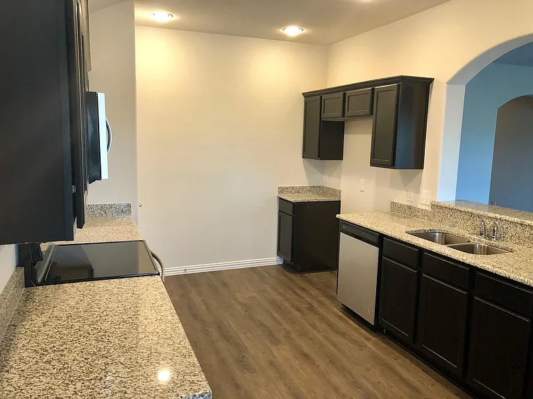 9124 Curacao Dr — Photo 2