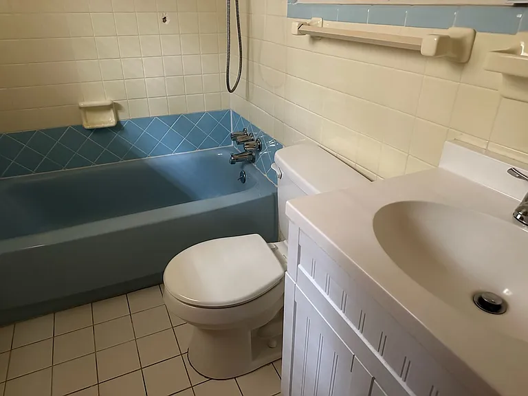 1022 Garden Park Dr — Photo 2