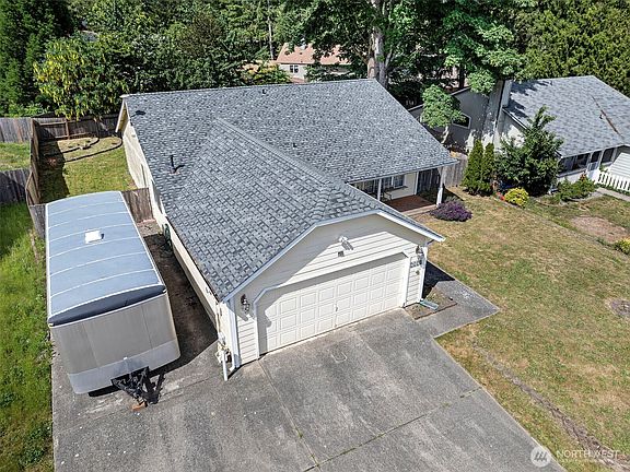 3rd image of 6936 Troy Lane NE