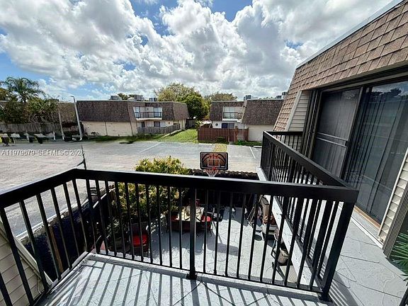 4th image of 8209 SW 23rd Ct #17C