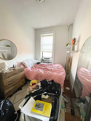 Rented by Jonis Realty | media 8