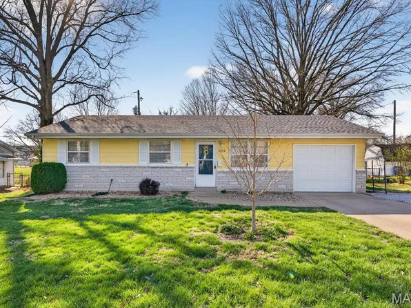 2932 Otto St, Belleville, IL 62226