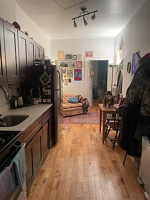 Rented by Delmark Realty LLC | media 7