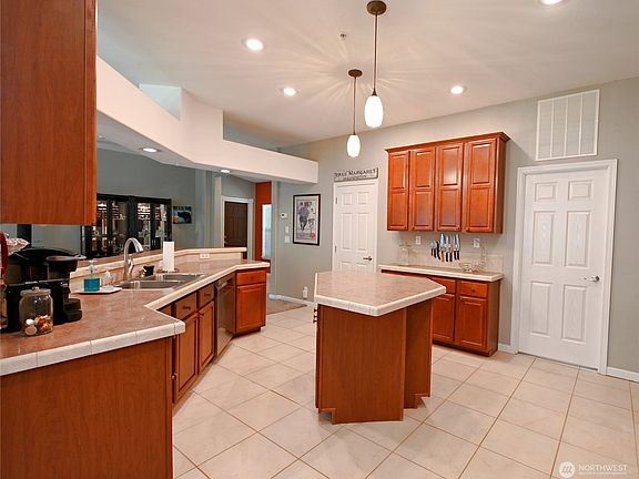 3rd image of 19822 330th Avenue NE