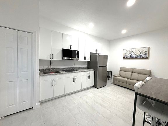 2nd image of 3418 SW Englewood Port St #1