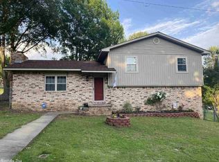 8 Eugenia St, Morrilton, AR 72110