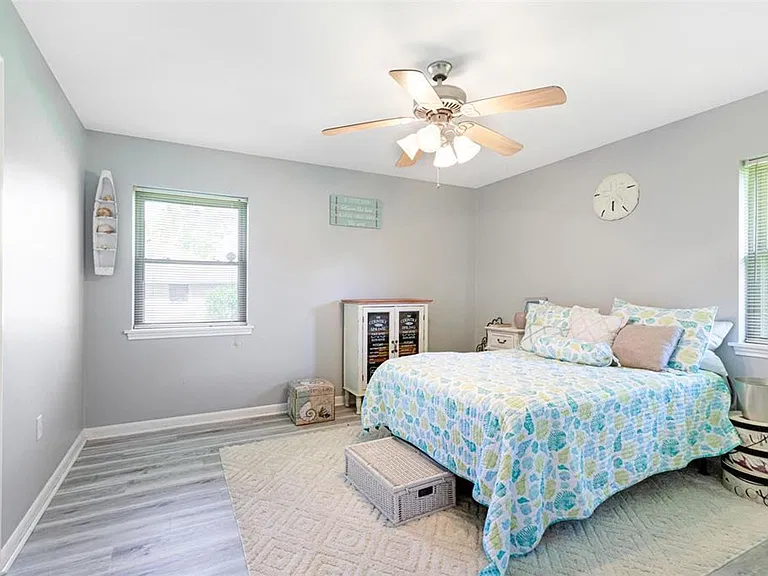 15826 New Market Dr — Photo 14