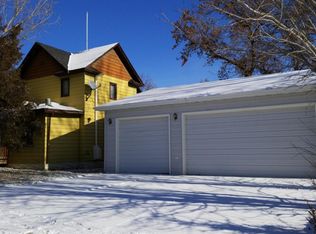 210 3rd St NE, Belfield, ND 58622