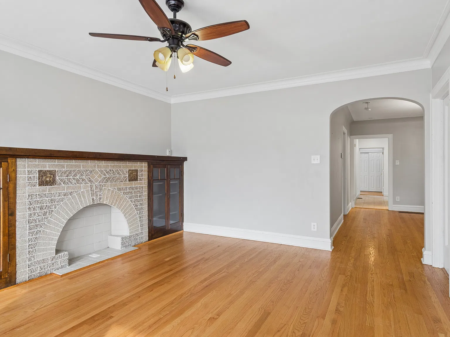 3 bed, 1100 sqft, $2,000 — Photo 3
