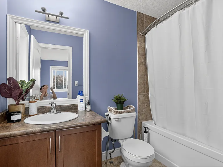 2200 Dogwood Cres — Photo 24