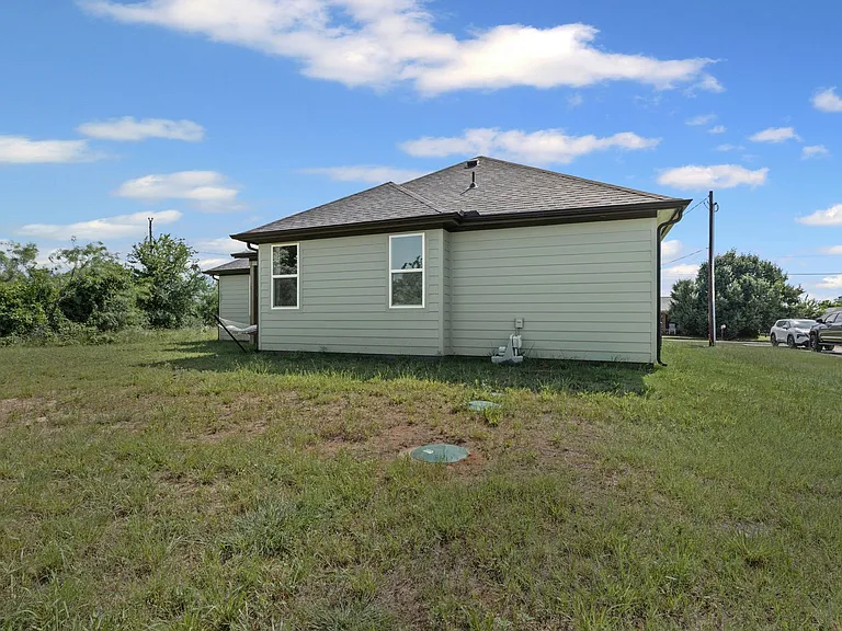 6111 Collins Ct — Photo 35