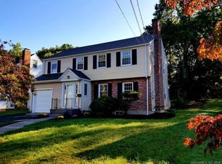 226 Auburn Rd, West Hartford, CT 06119