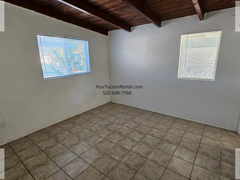 Greenlee — Photo 29