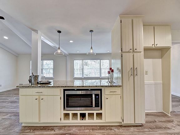 4th image of 4171 Bolingbrook Dr