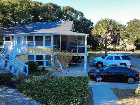 2nd image of 820 E Ashley Ave