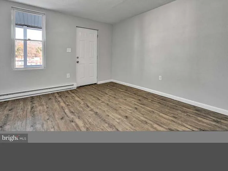 1506 Walnut St — Photo 9