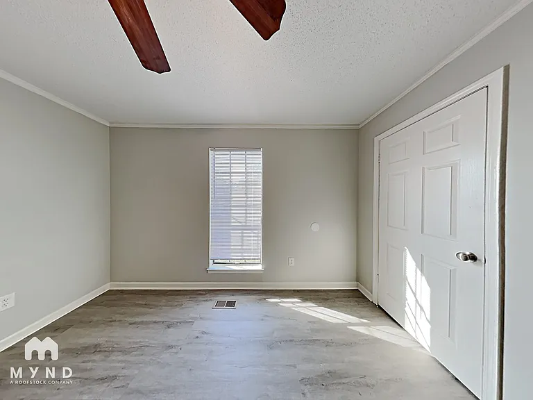 2708 Laburnum Dr — Photo 13