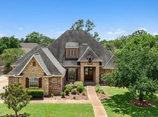 2116 Whitney Oaks Dr, Ocean Springs, MS 39564