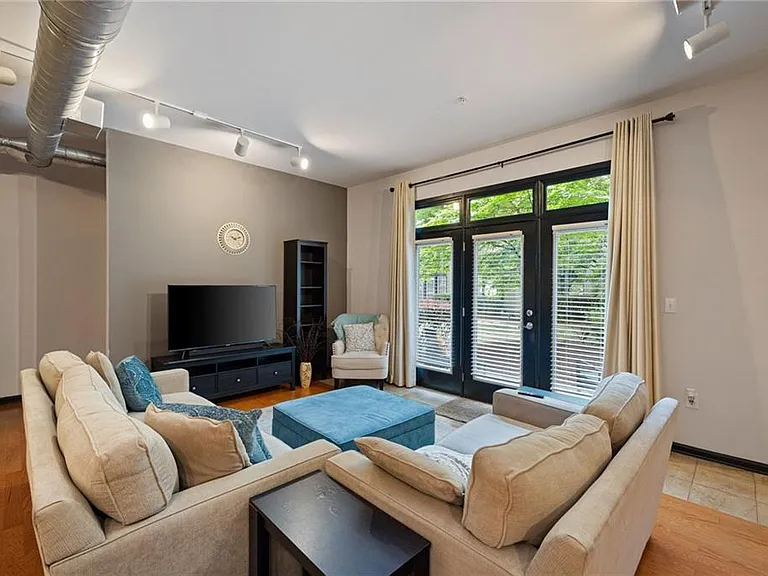 5300 Peachtree Rd #501 — Photo 11